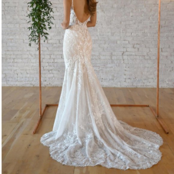 Lace and sequins, ivory, open back, straps - Picture 7 of 7